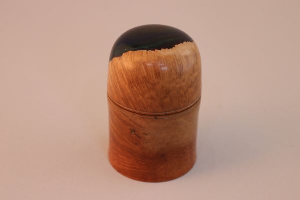 briar-wood-and-resin-lidded-box-ii-14-774559453-4C0A7BD4A-10FD-2C17-B3CA-7AB440504D21.jpeg