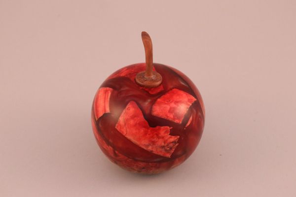 red-apple-cast-resin-and-wood-xx-10-776108609-99B02104C-3883-124E-C617-E04C4FE9A2B3.jpeg